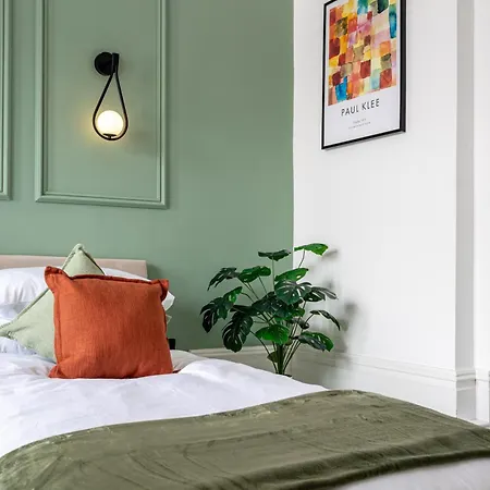 Perfect 2 Bed Flat Near Cabot Circus Appartement *